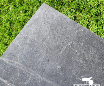 Dalle en Ardoise Naturelle Trapézoïdale – Cheminement Gazon ou Graviers – 80x(50/30)x3cm